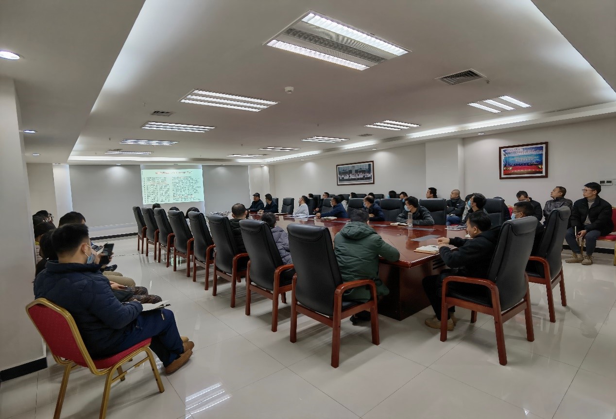 裴得胜同志领学十九届五中全会精神