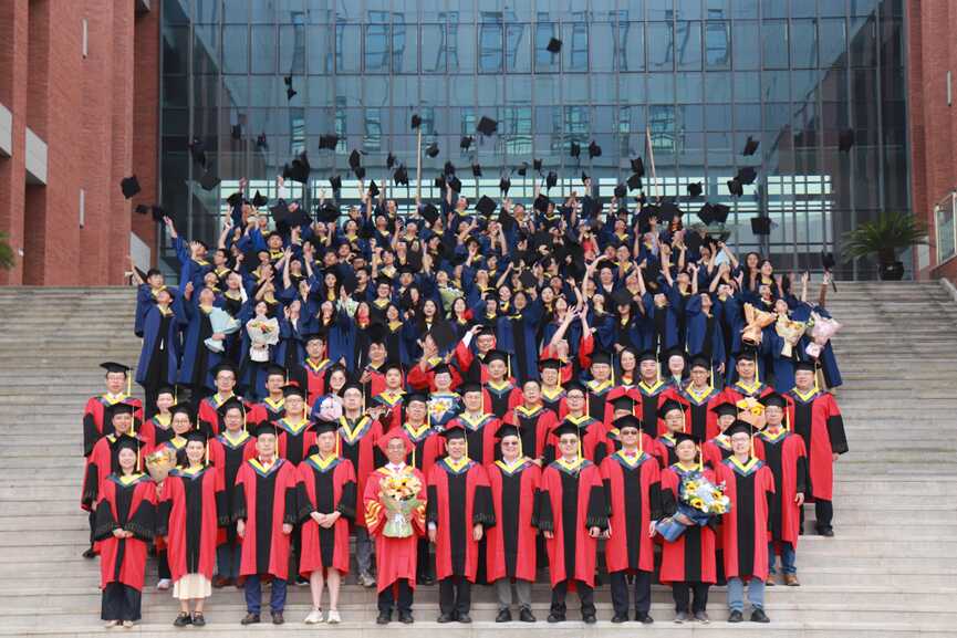 中国科学院重庆绿色智能技术研究院 国科大重庆学院举行2025届研究生毕业典礼暨学位授予仪式